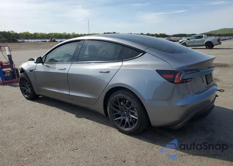 2024 Tesla Model 3 z USA, uszkodzony, nr VIN 5YJ3E1EA4RF858964